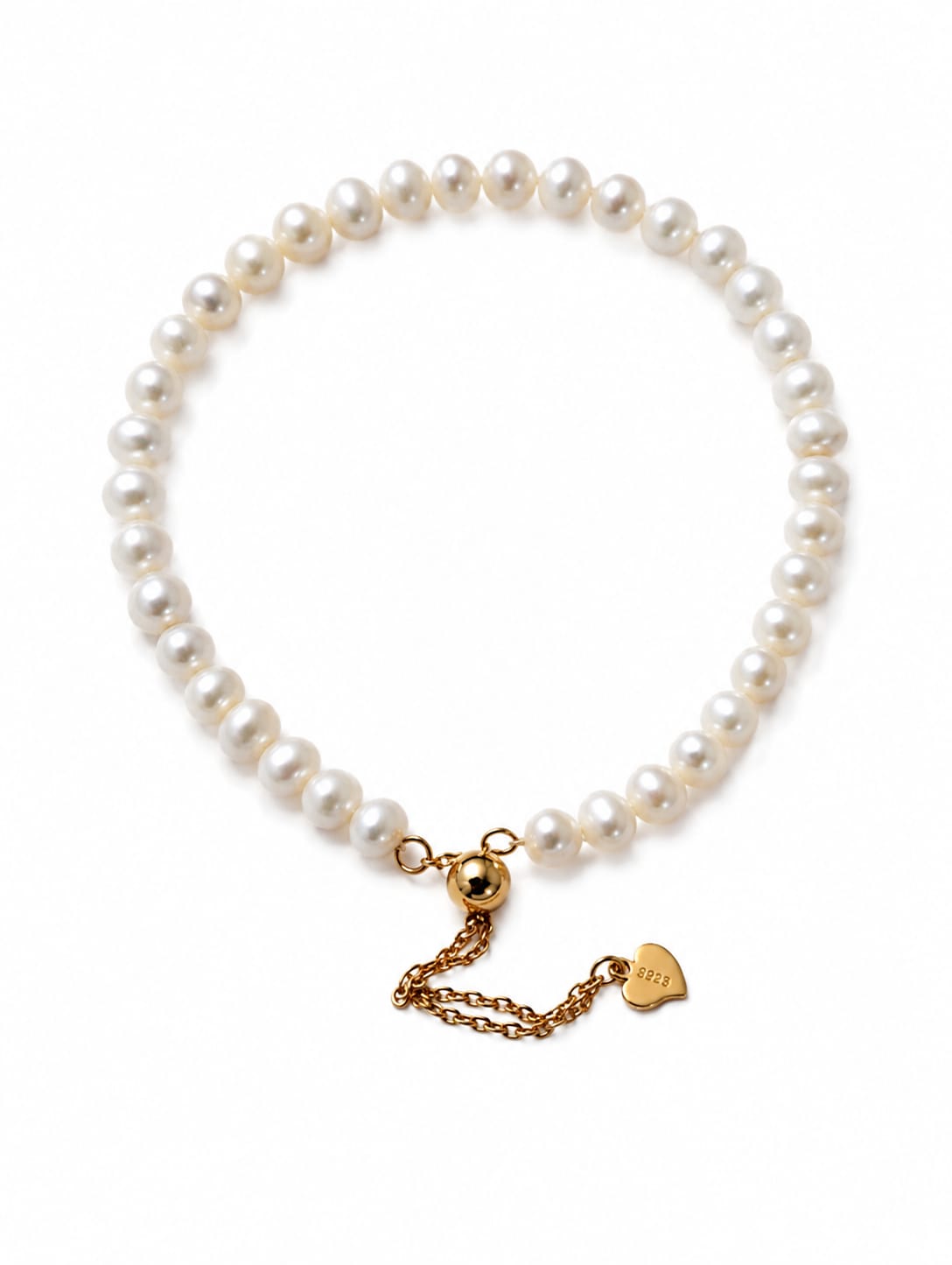 Elegantní náramek z přírodní sladkovodní perly v klasickém bílém odstínu (4–5 mm).